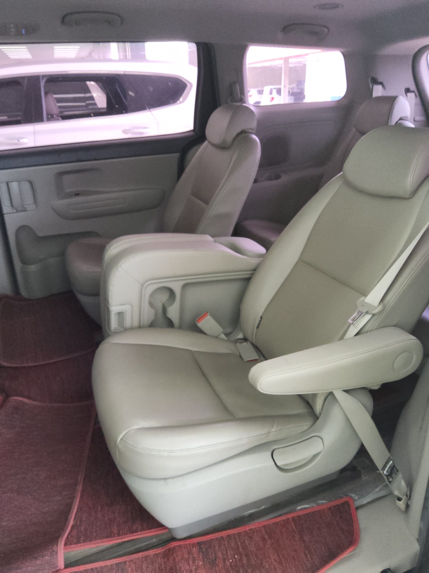 2018 - kia carnival