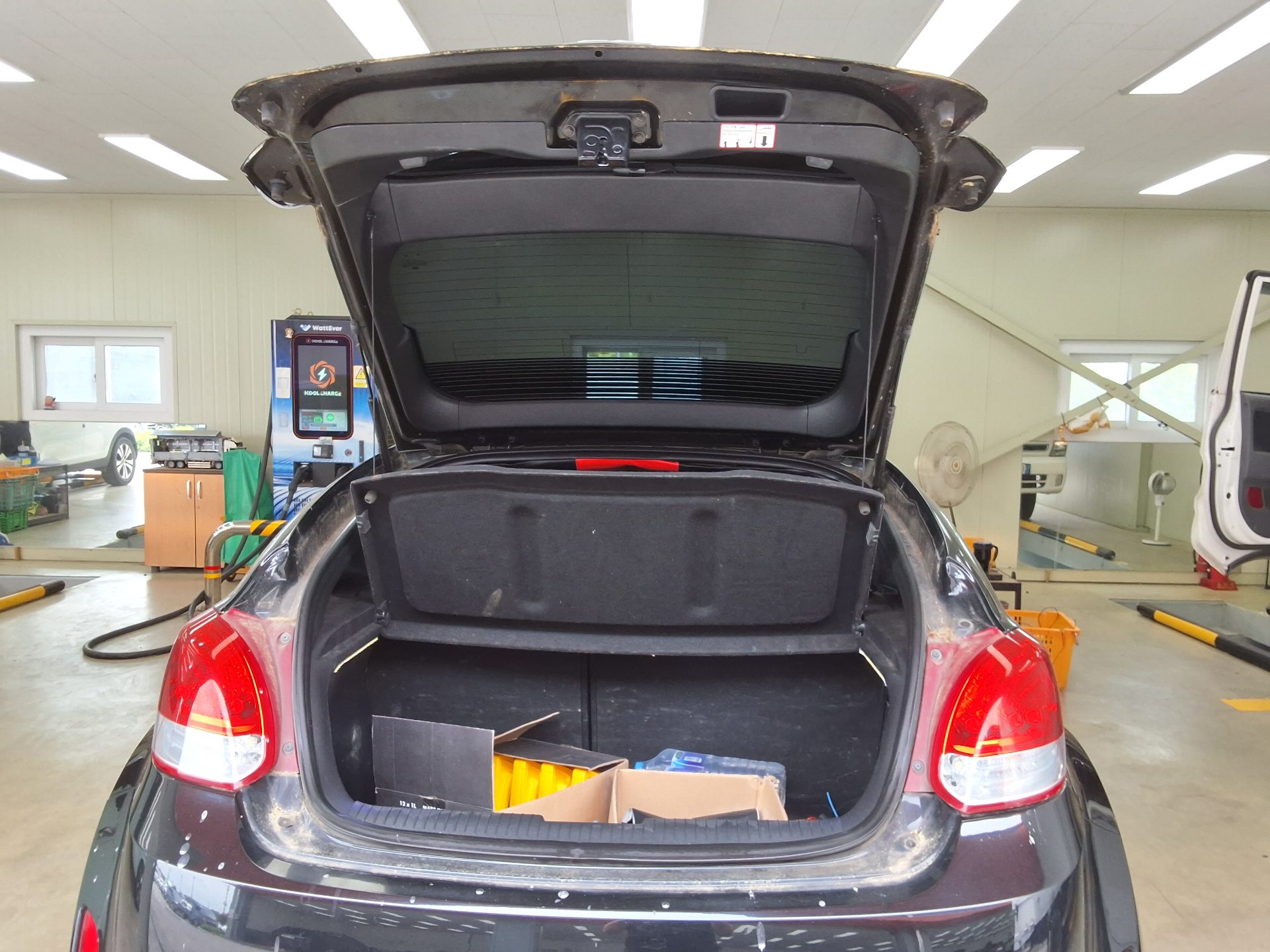 2012 - hyundai veloster