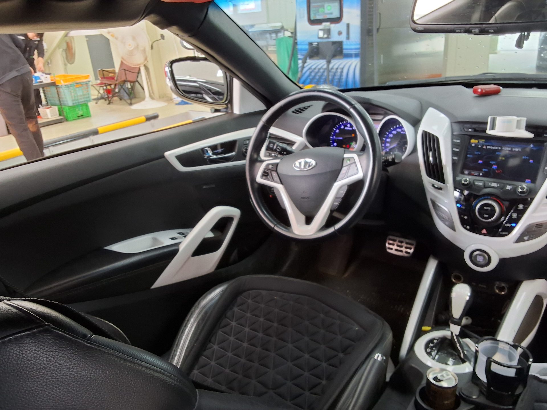 2012 - hyundai veloster