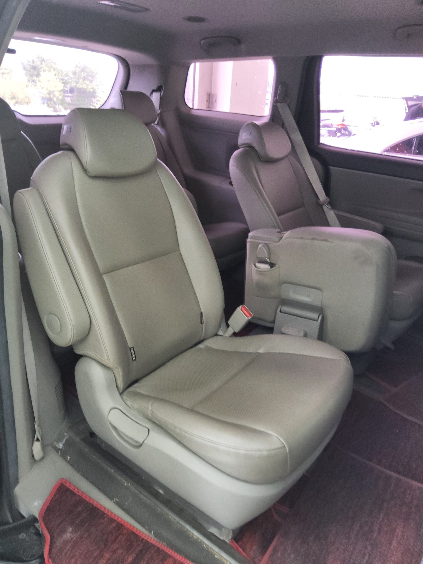 2018 - kia carnival