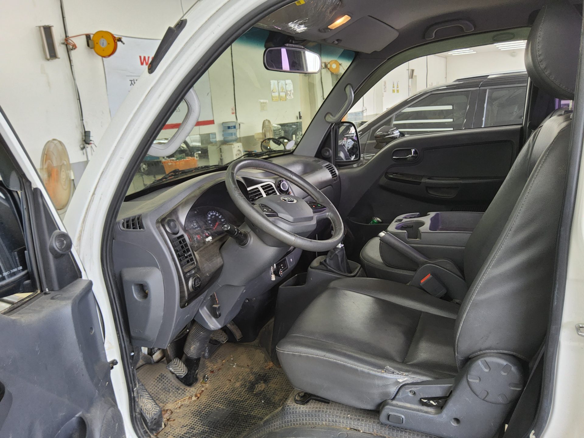 2017 - kia bongo