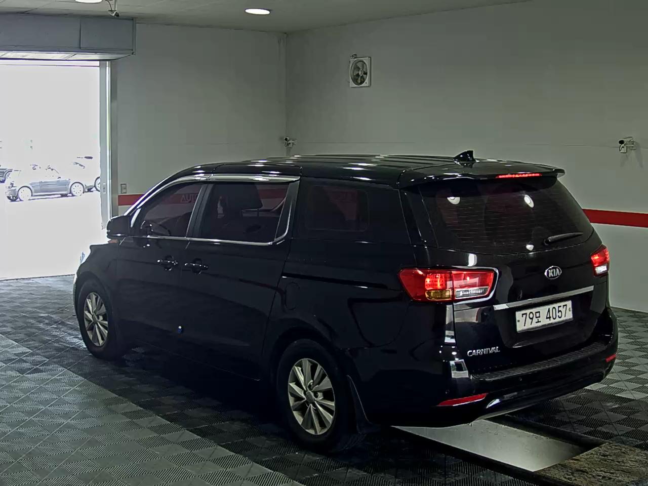 2018 - kia carnival