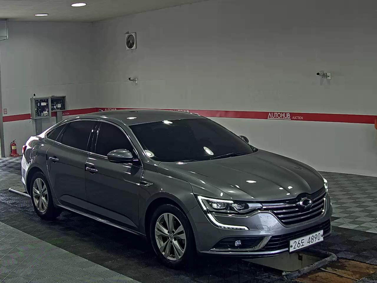2019 - renault sm6