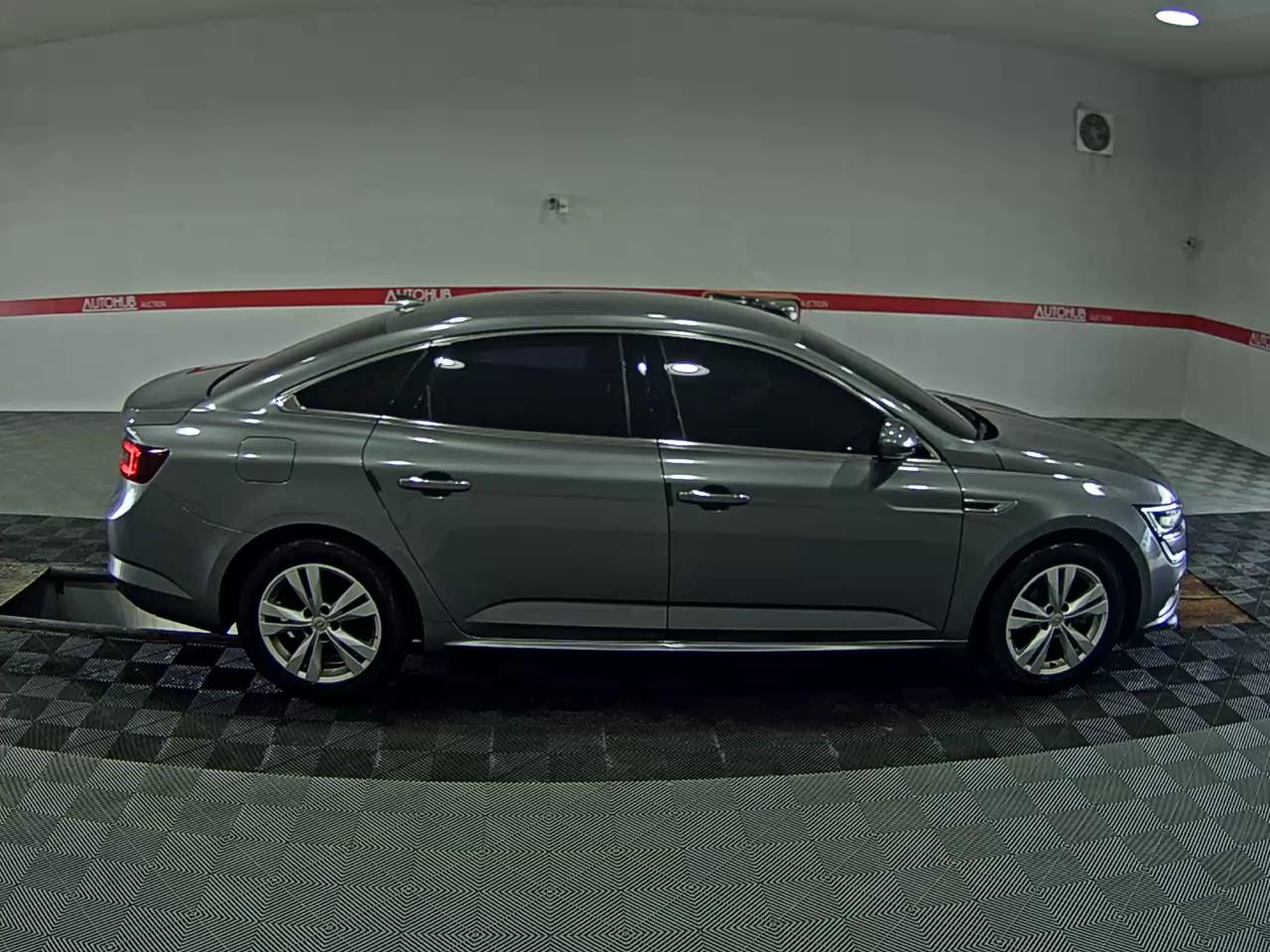 2019 - renault sm6