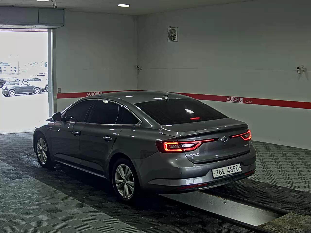 2019 - renault sm6