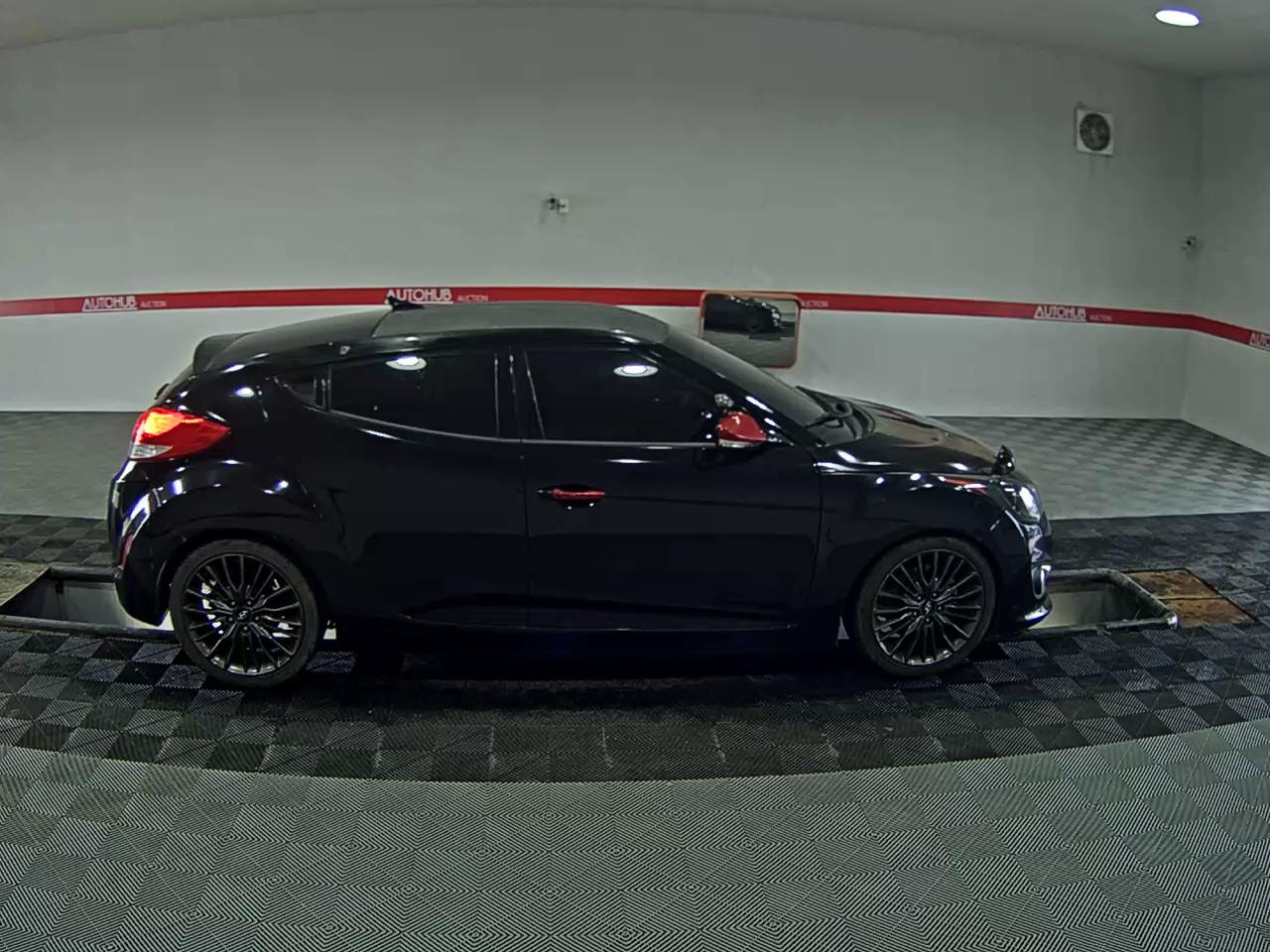 2012 - hyundai veloster