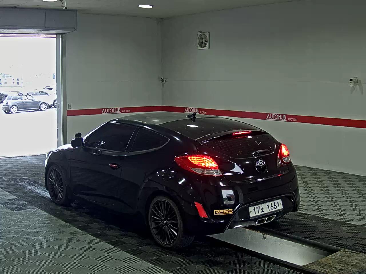 2012 - hyundai veloster