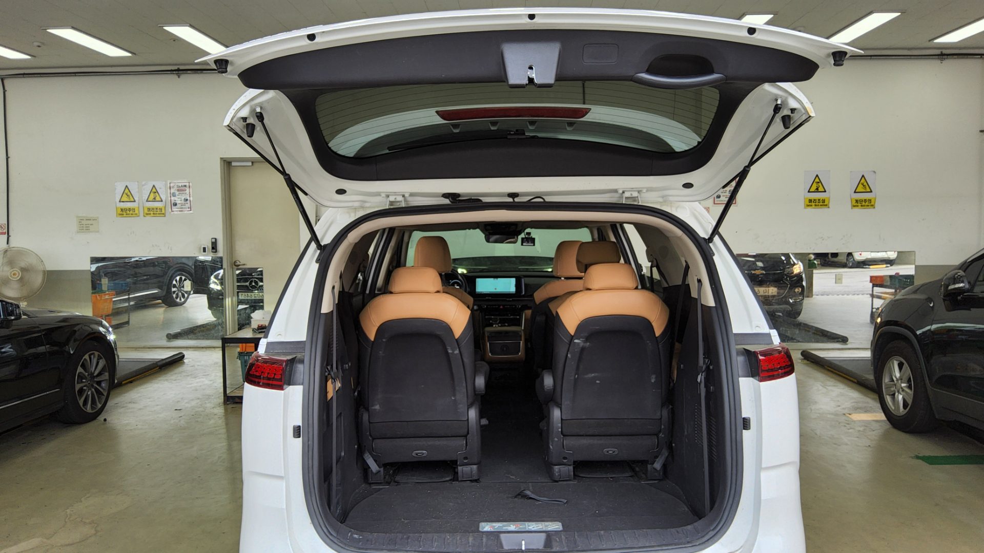 2023 - kia carnival