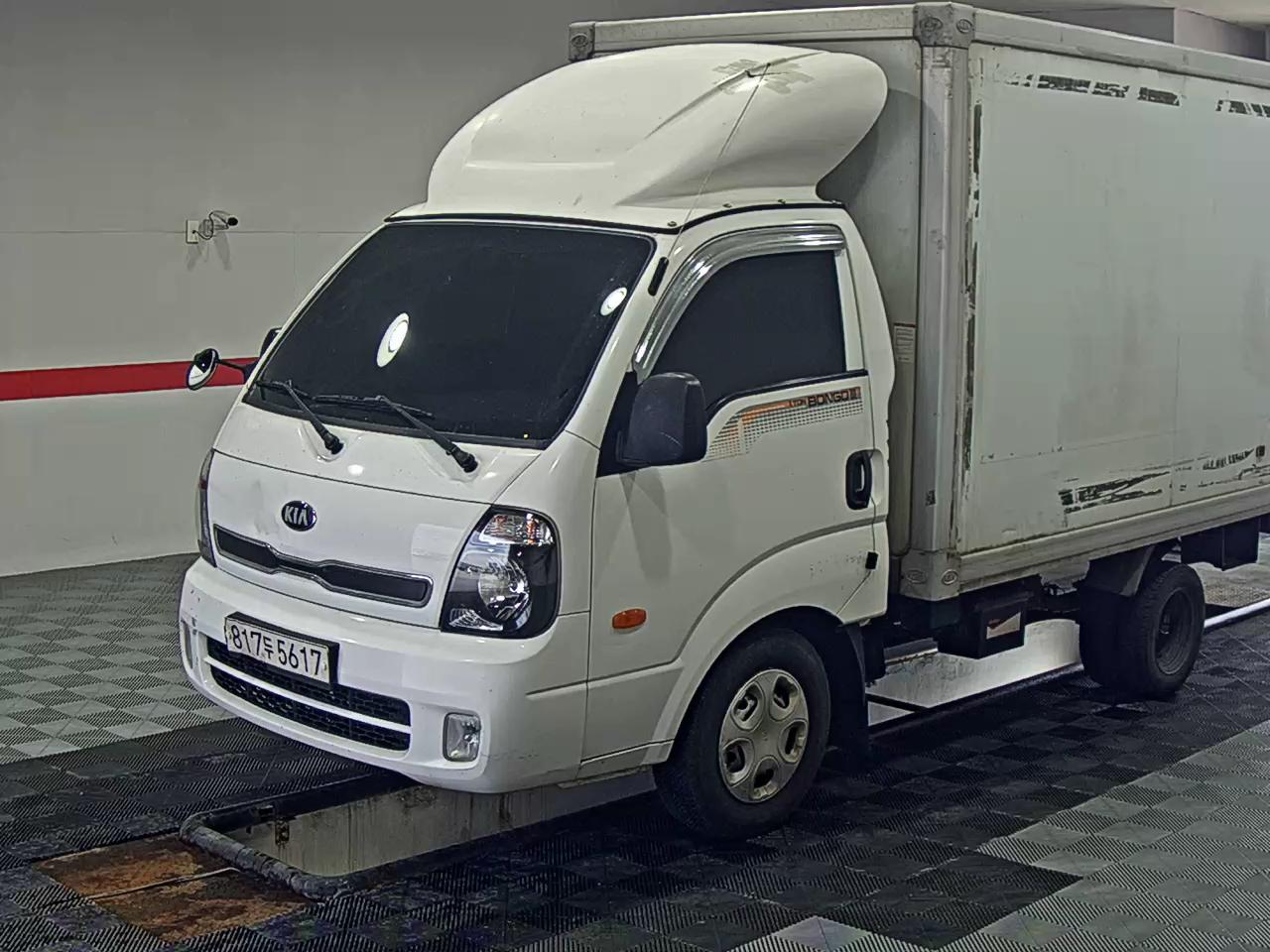 KIA BONGO III CARGO BUILT-IN BOX TRUCK 1 TON STANDARD CAB