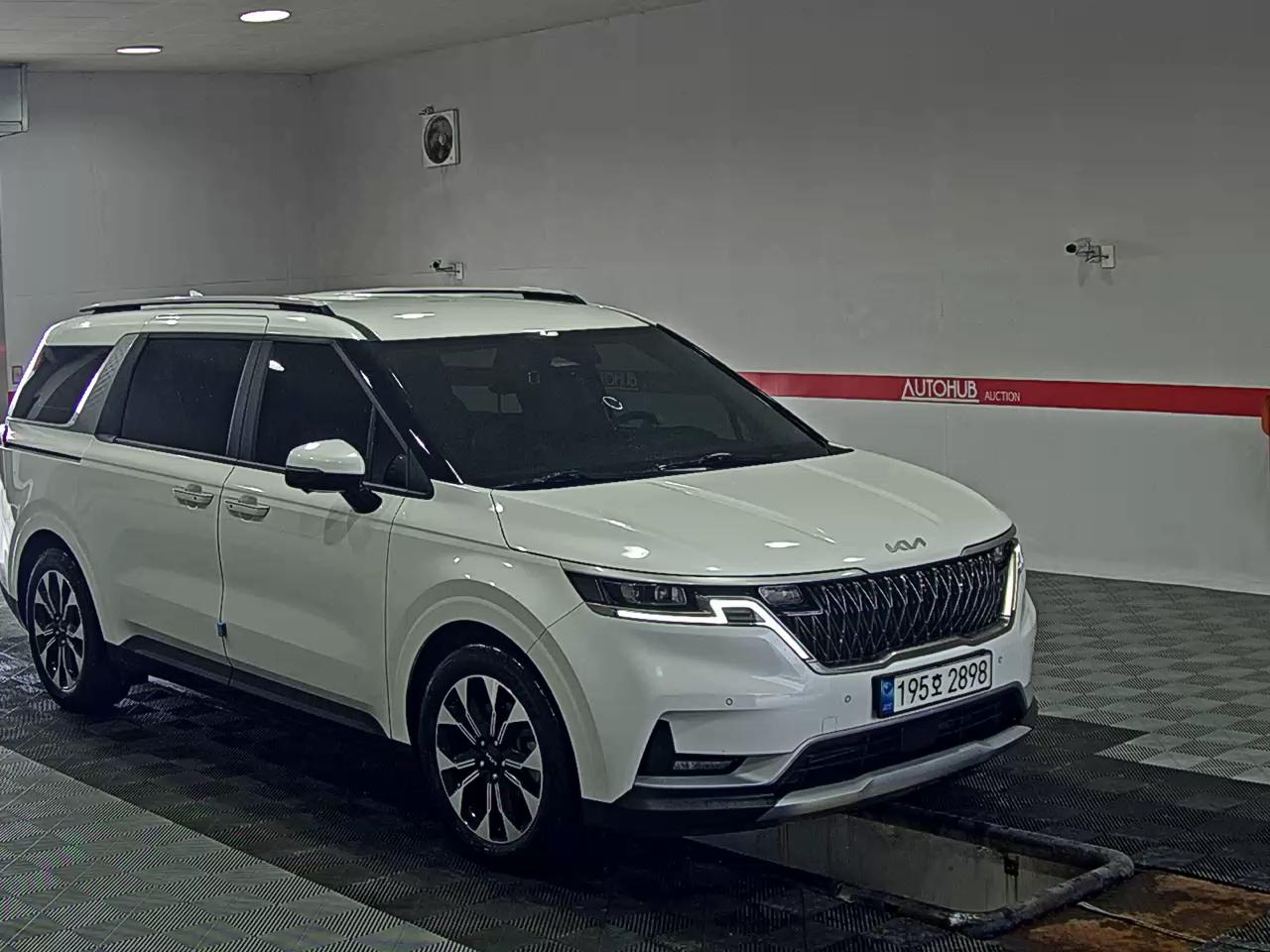 2023 - kia carnival