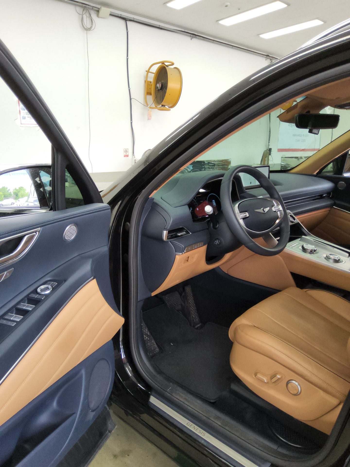 2023 - genesis gv80