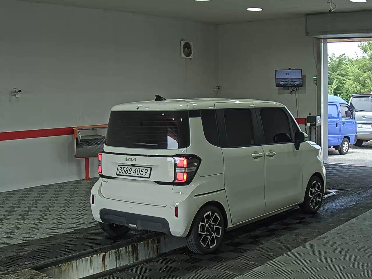 2023 - kia ray