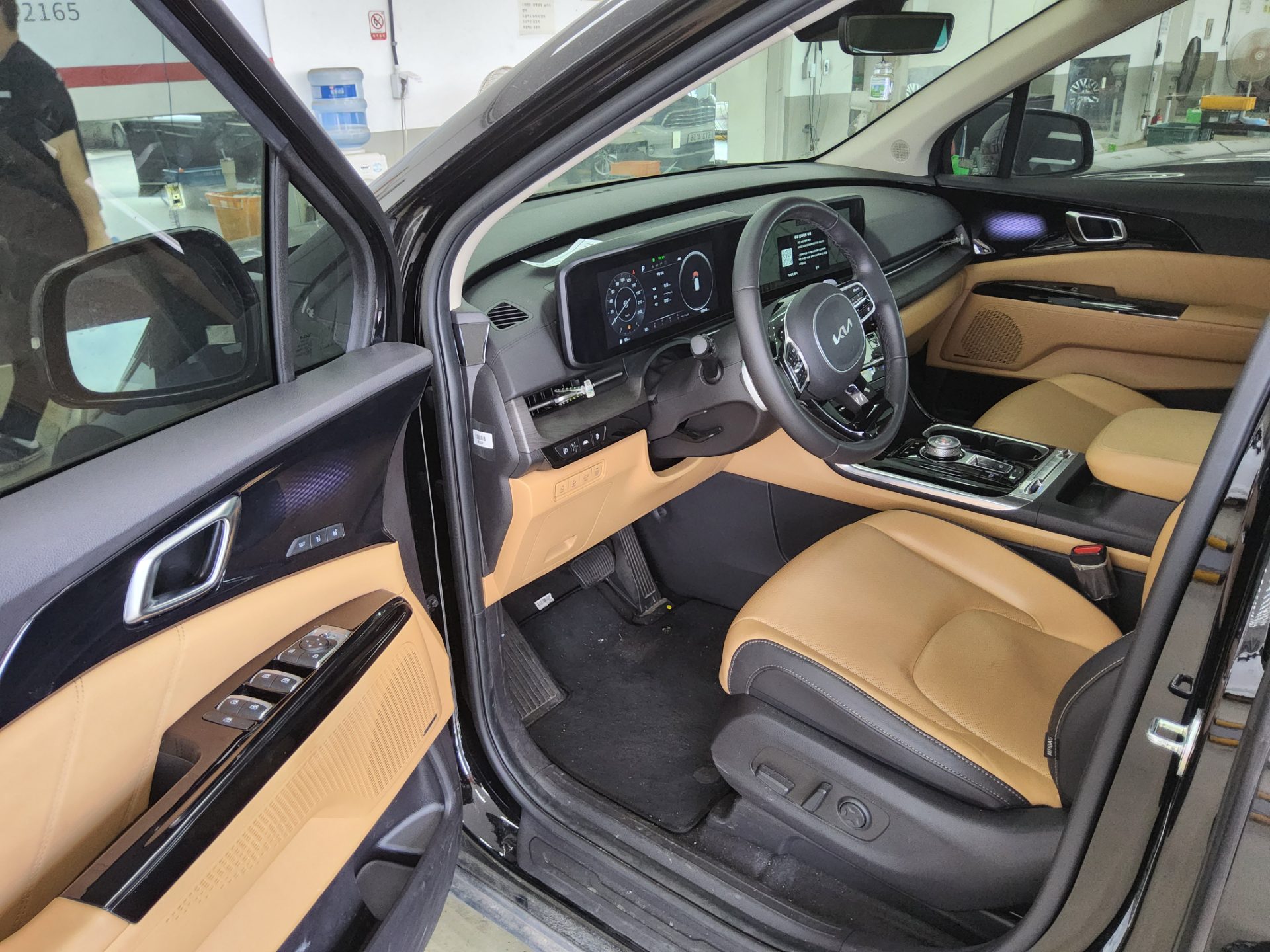 2023 - kia carnival