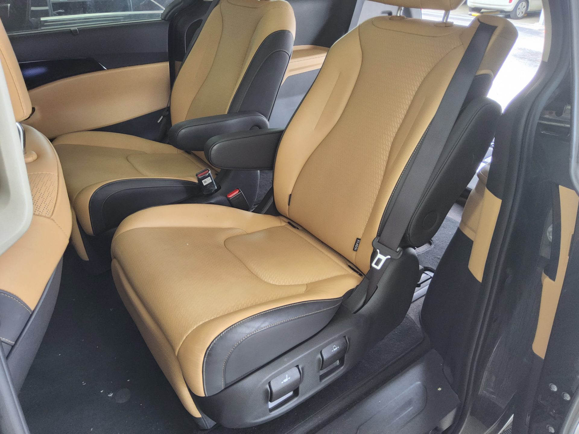2023 - kia carnival