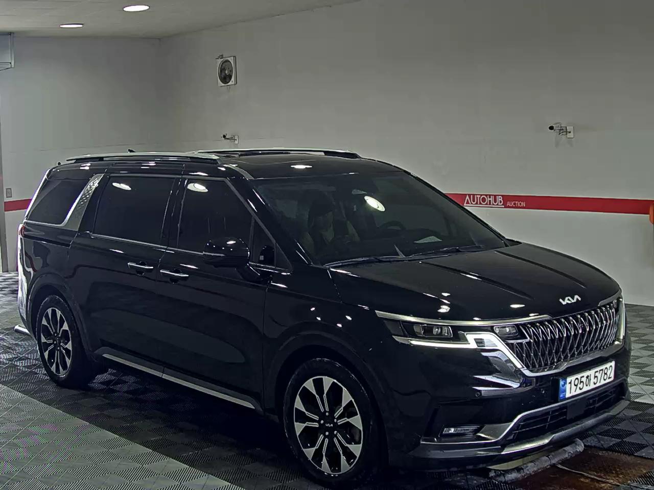 2023 - kia carnival