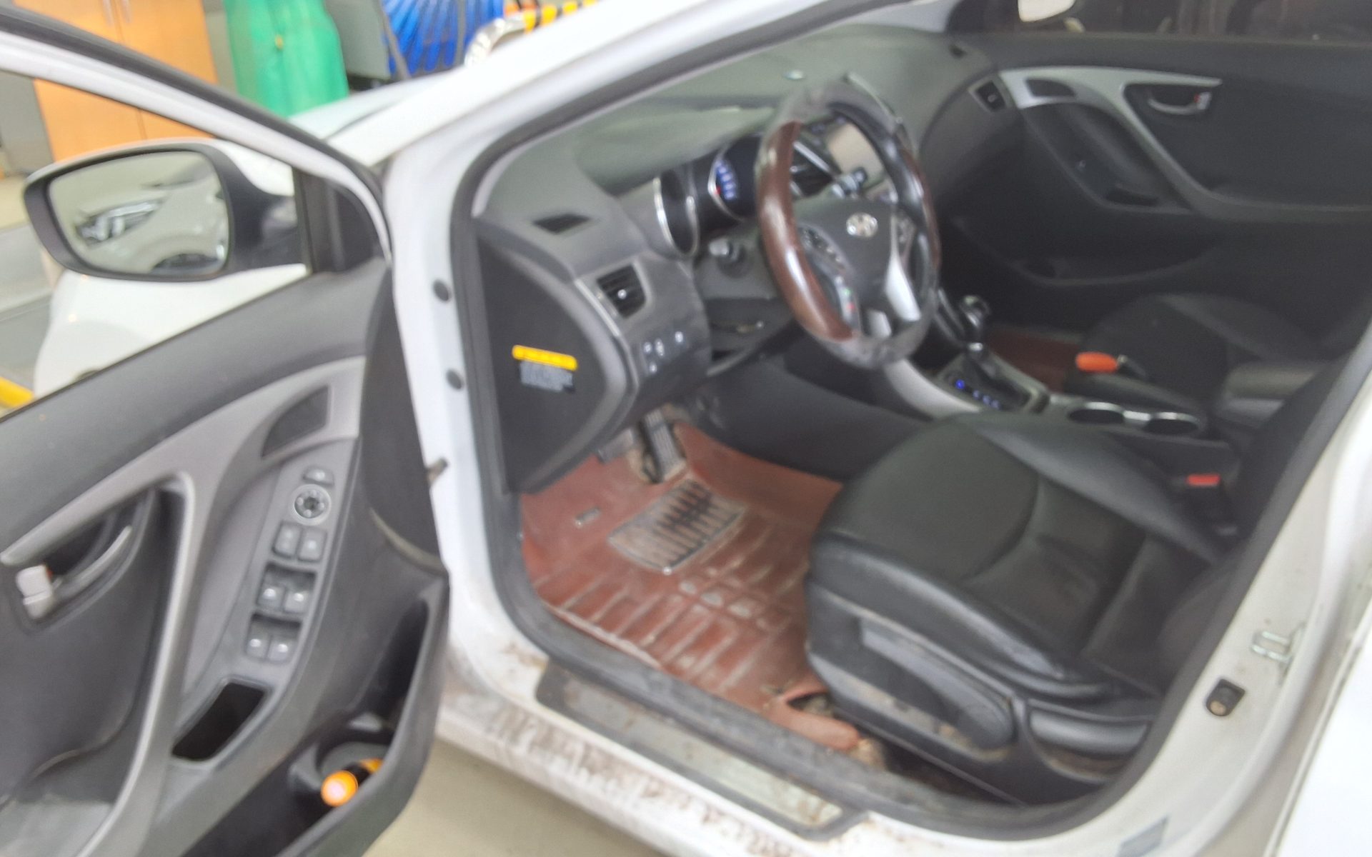 2014 - hyundai avante