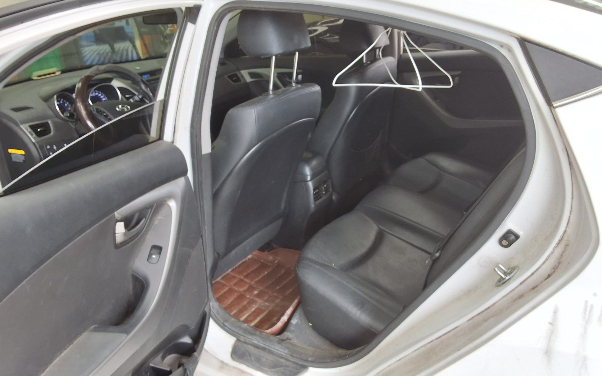 2014 - hyundai avante