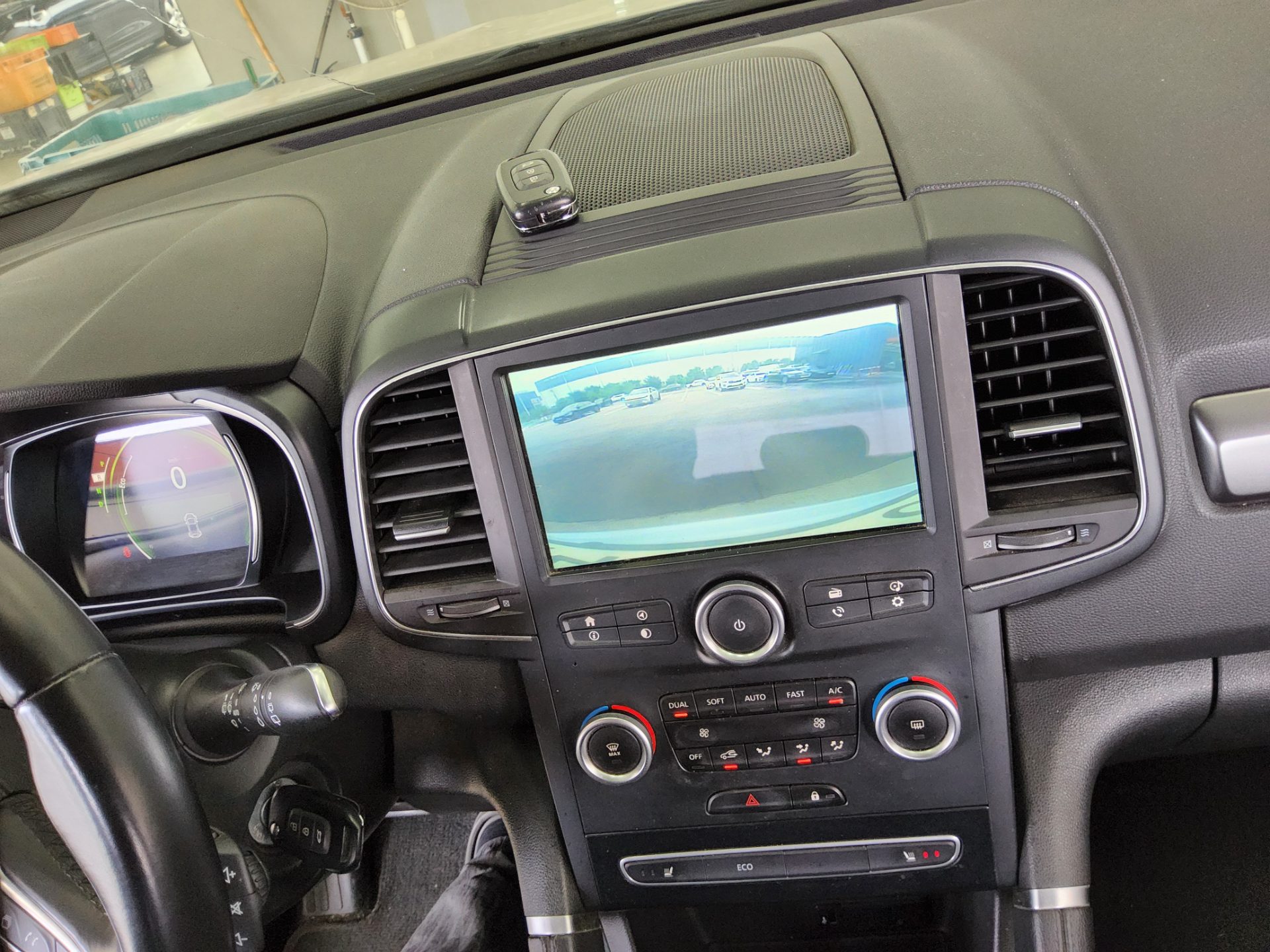 2021 - renault qm6
