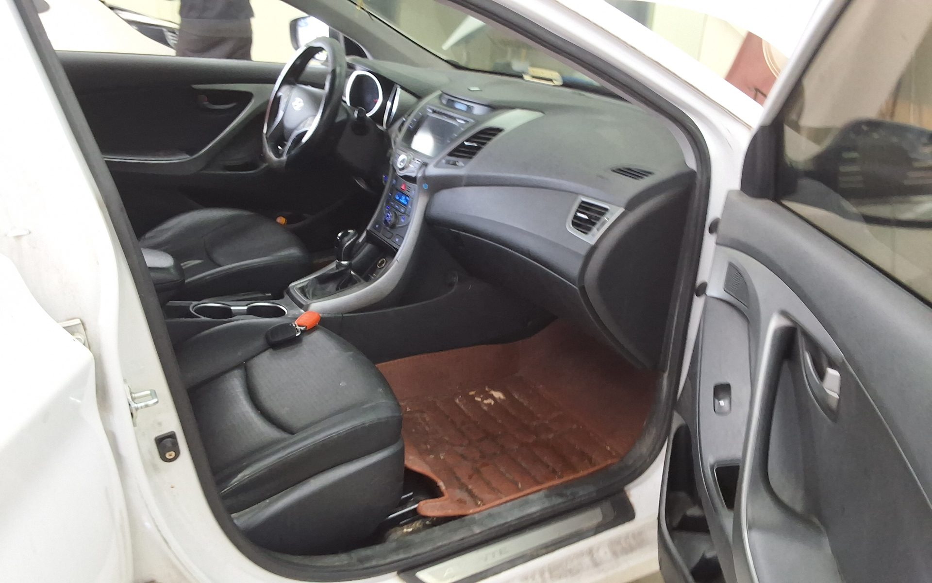2014 - hyundai avante
