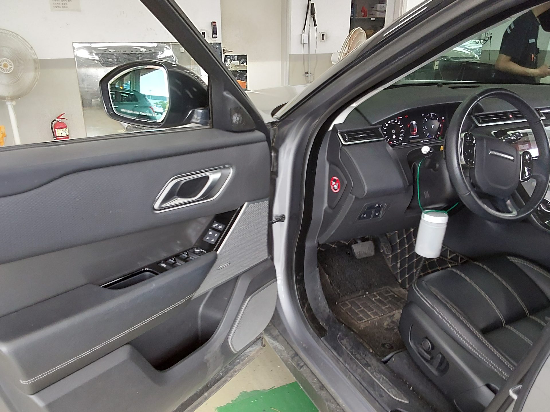 2020 - land rover range rover