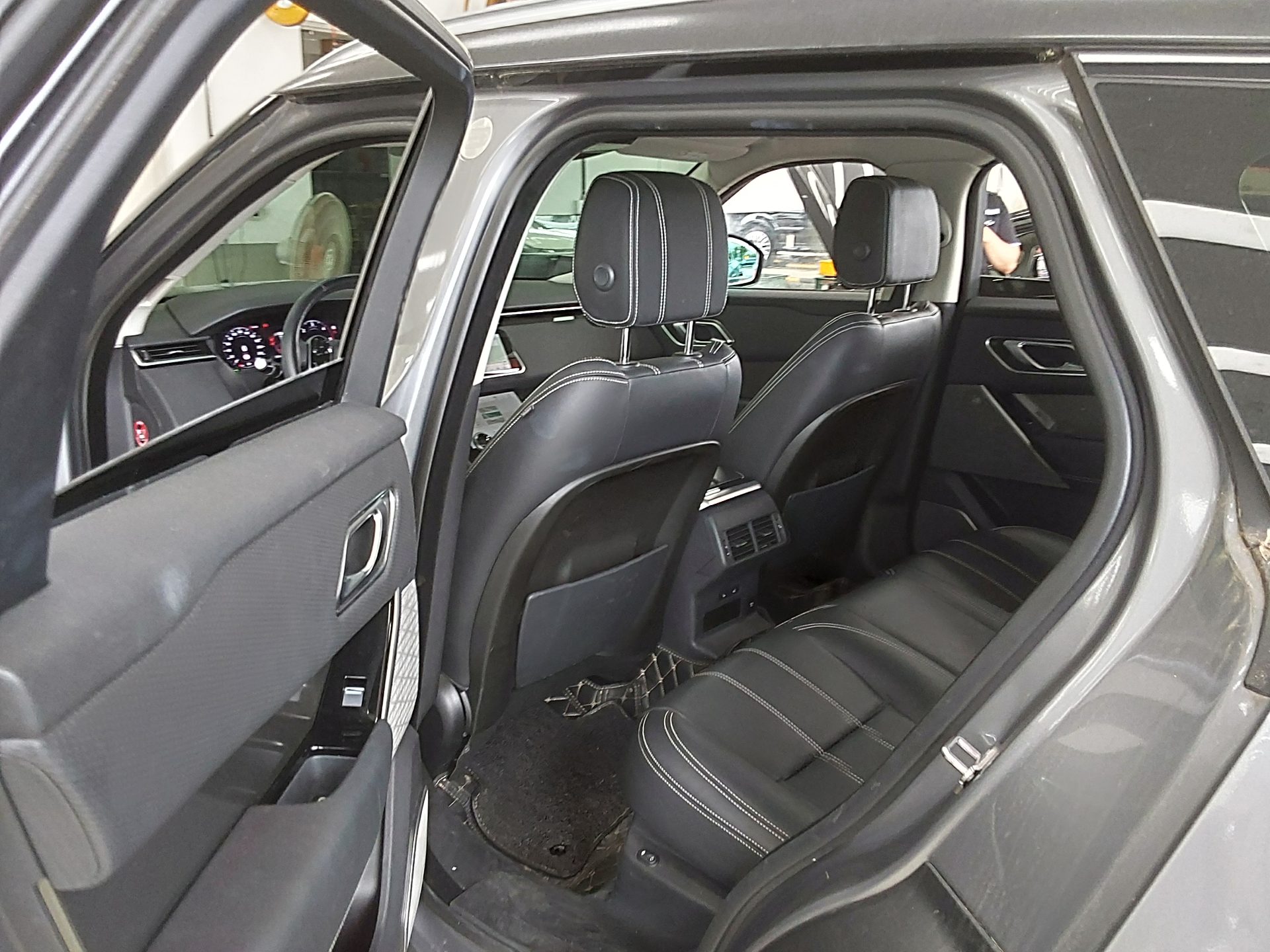 2020 - land rover range rover