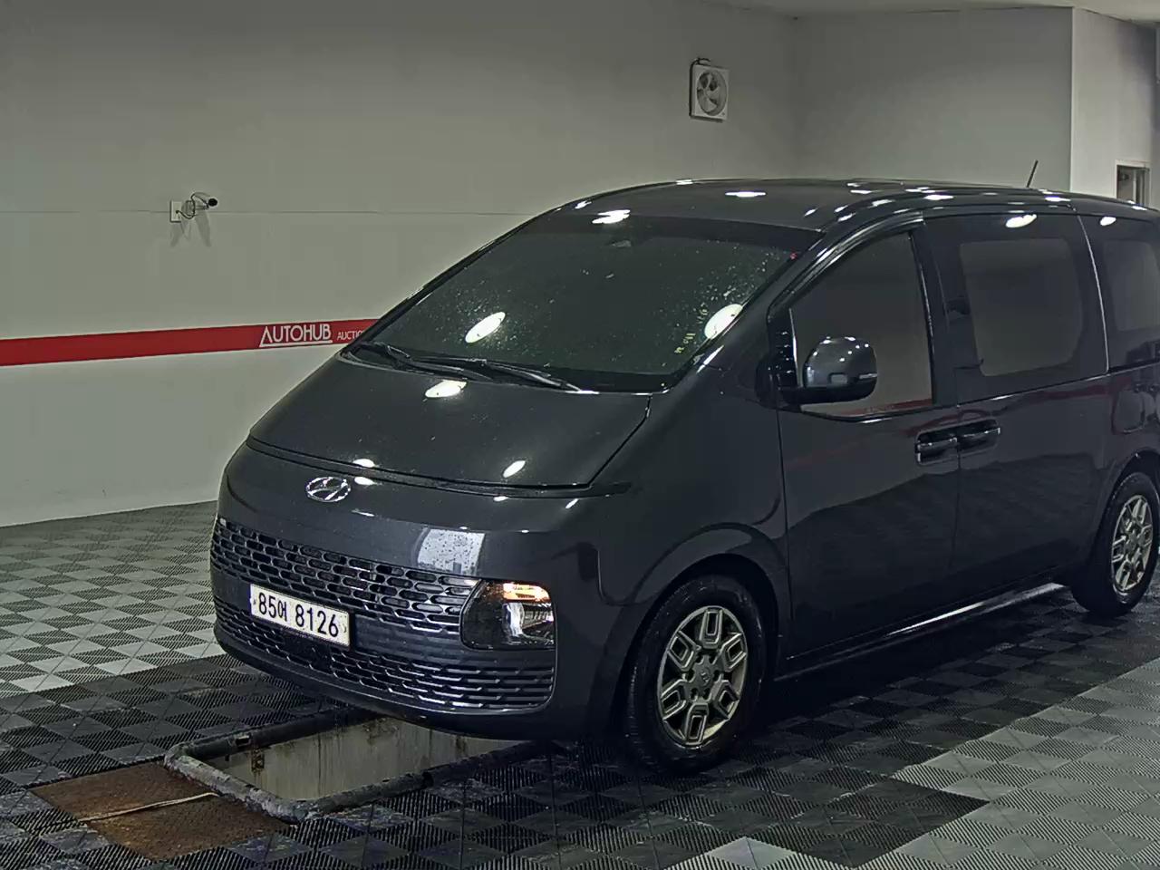 2022 - hyundai staria