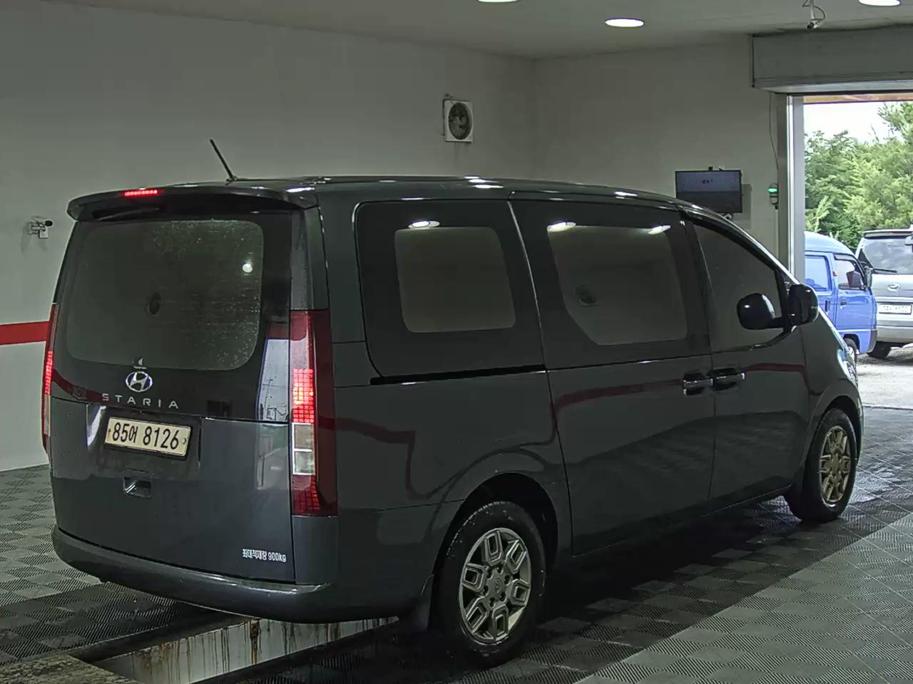 2022 - hyundai staria