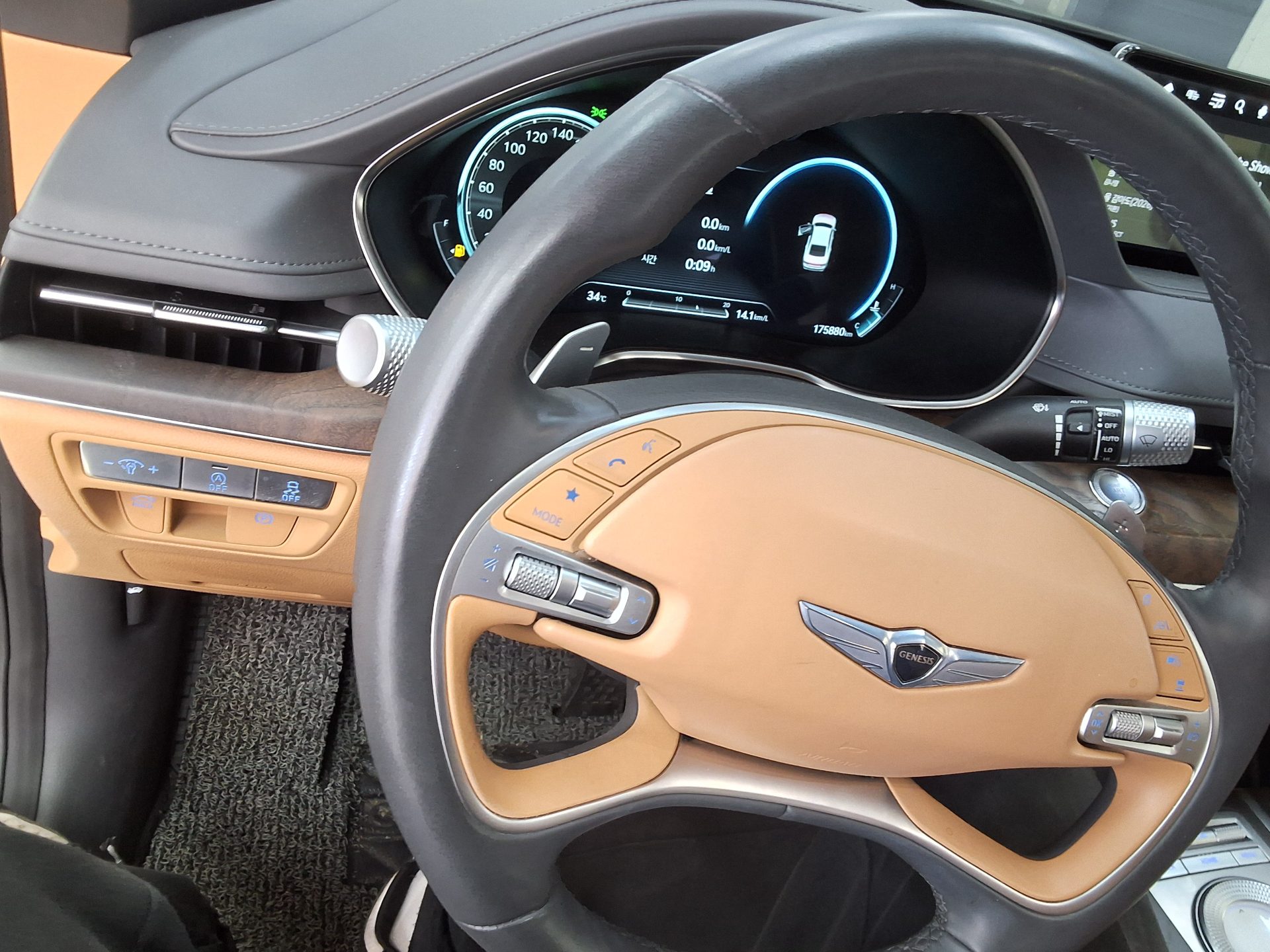 2022 - genesis g80