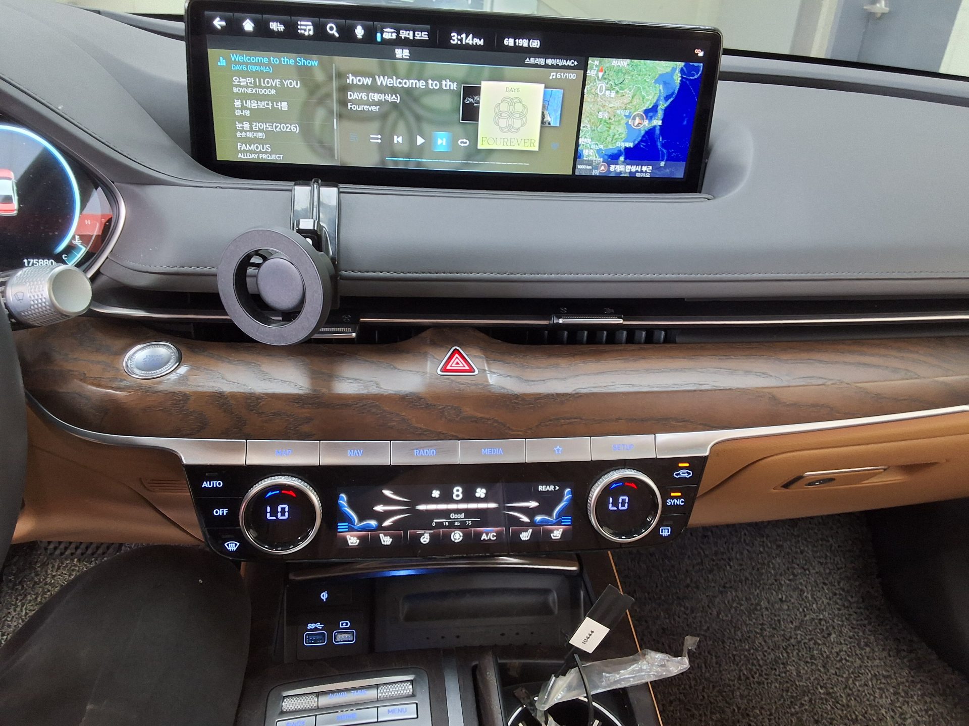 2022 - genesis g80
