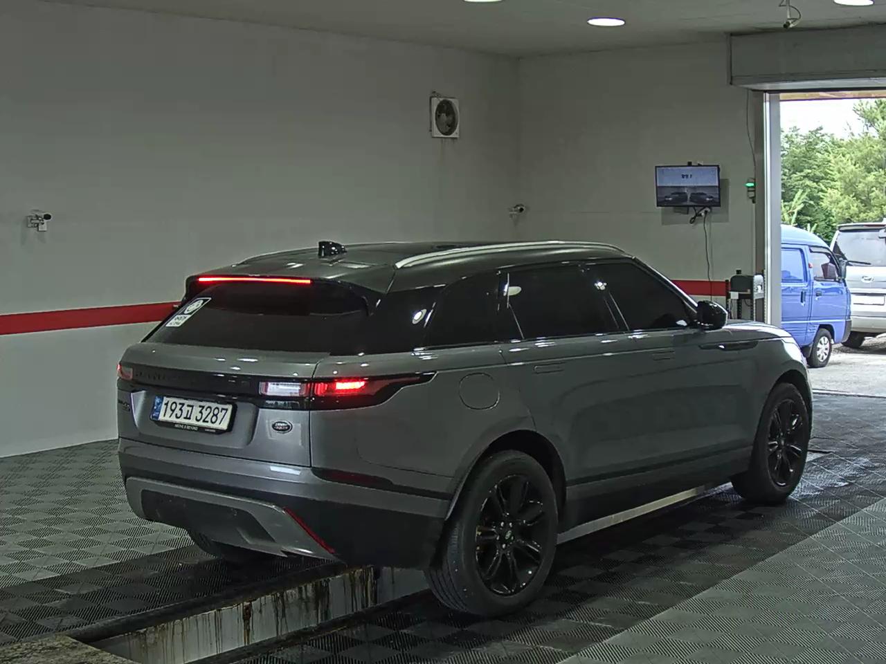 2020 - land rover range rover