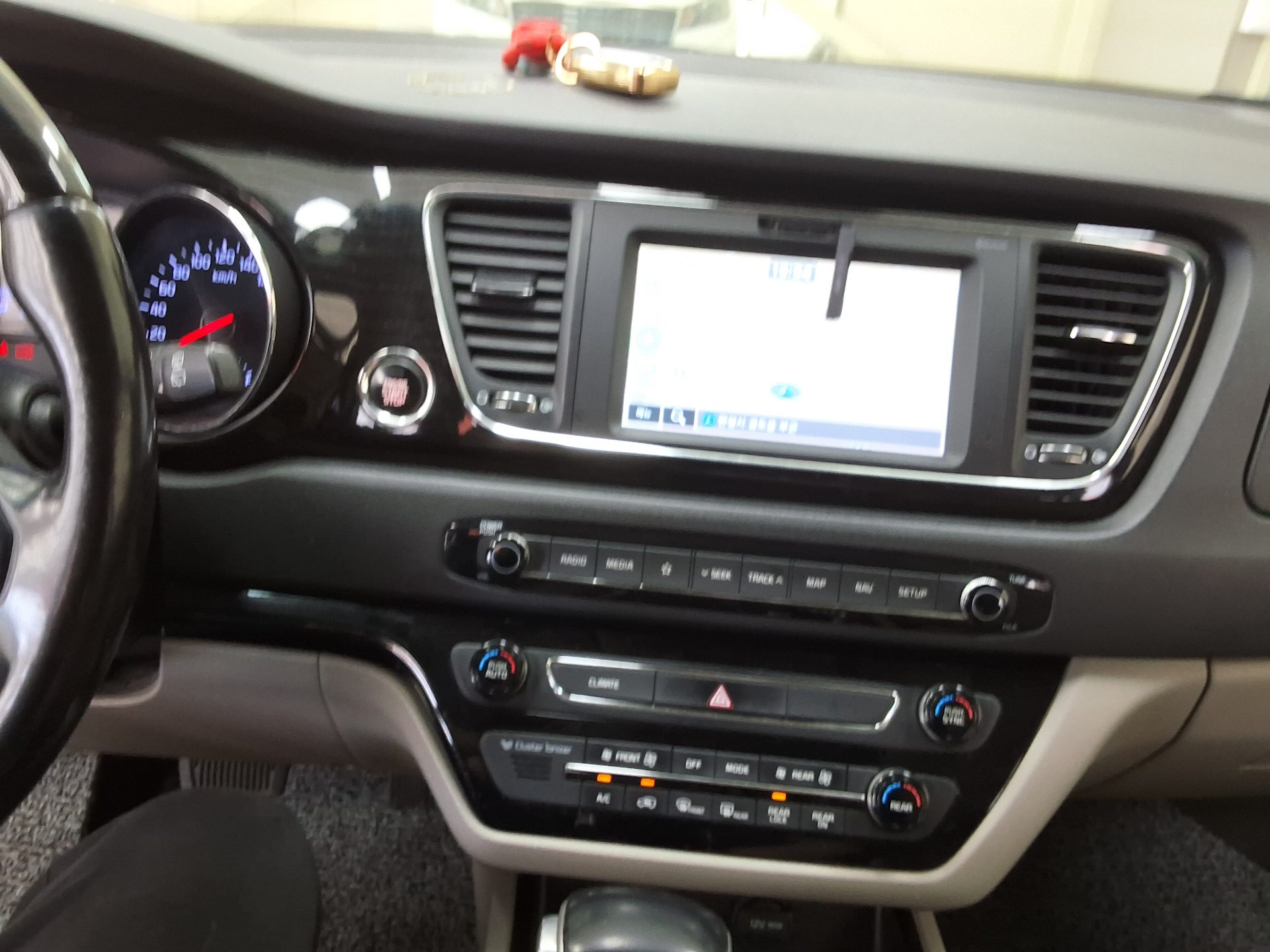2019 - kia carnival