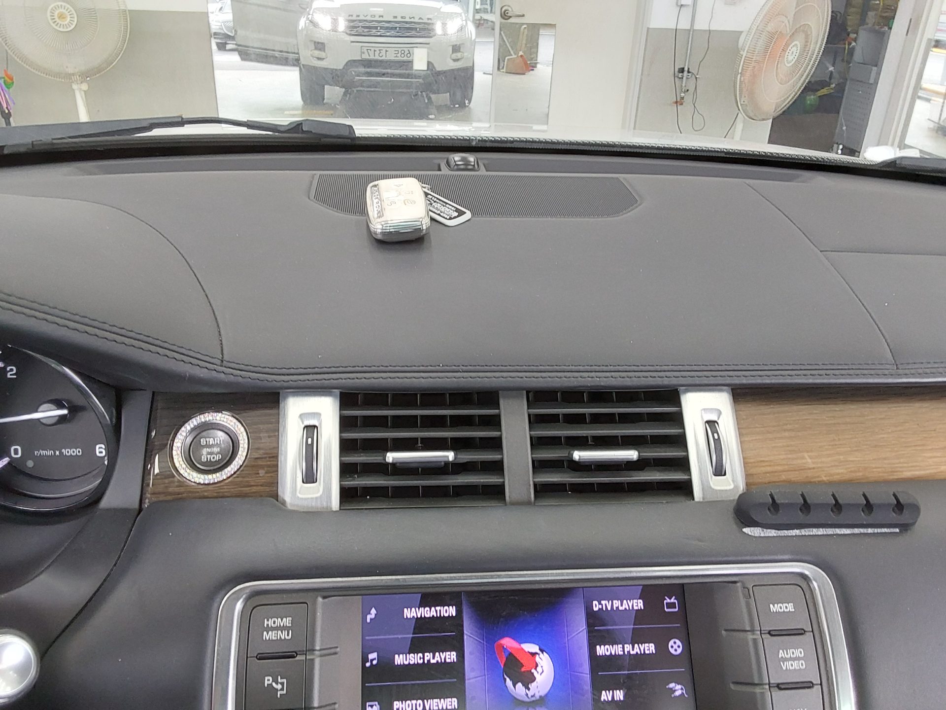 2013 - land rover range rover