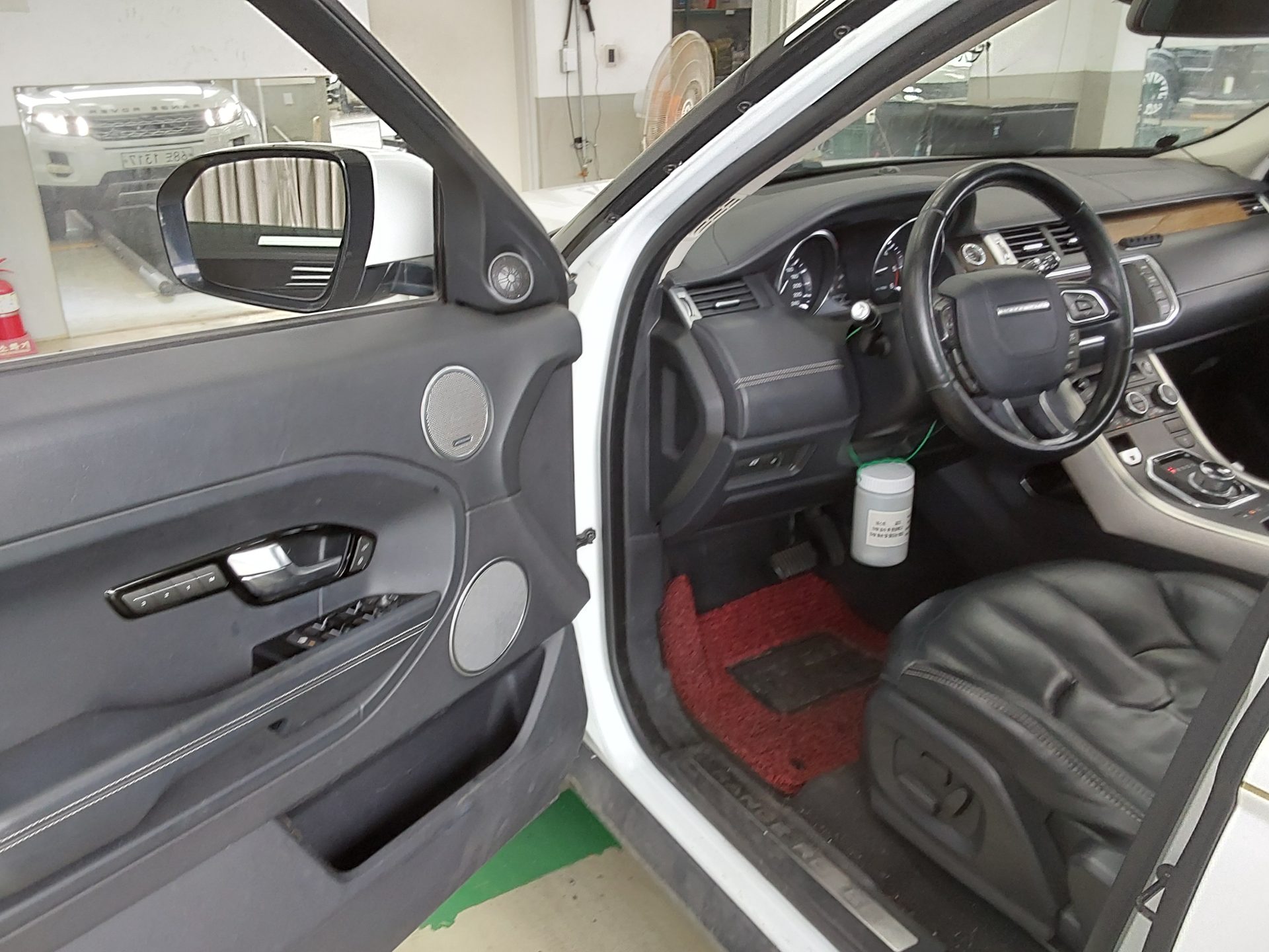 2013 - land rover range rover