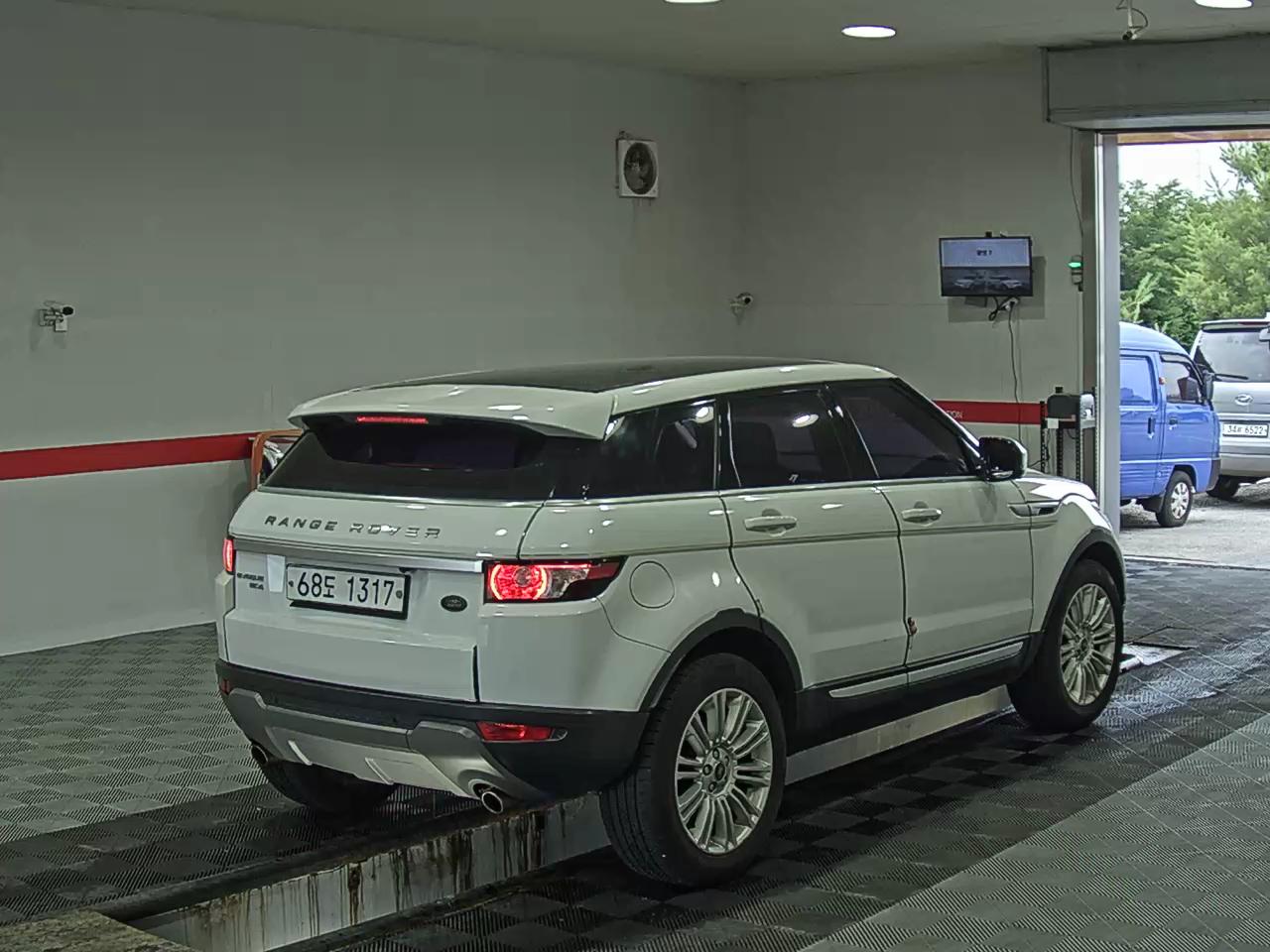 2013 - land rover range rover