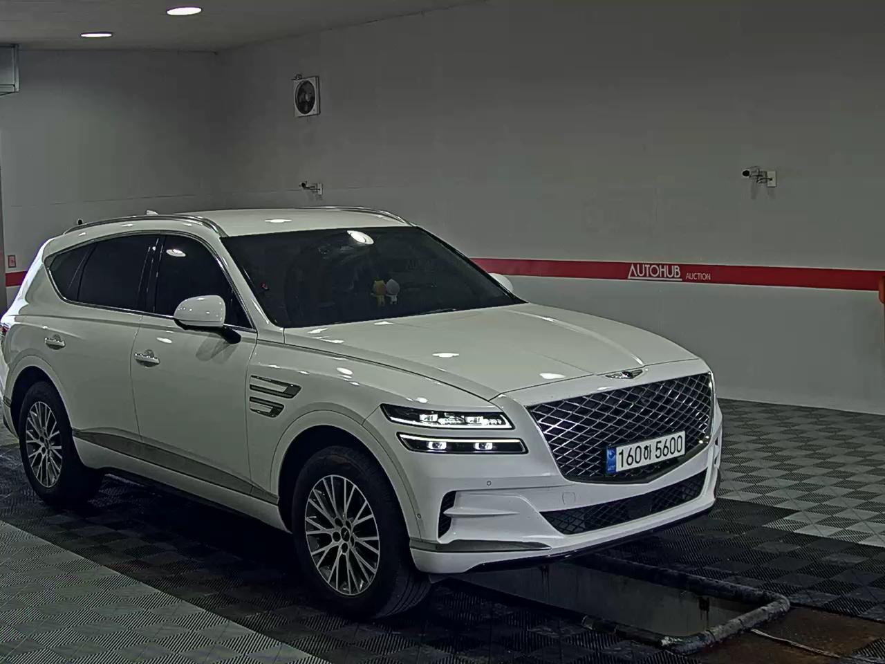 2021 - genesis gv80