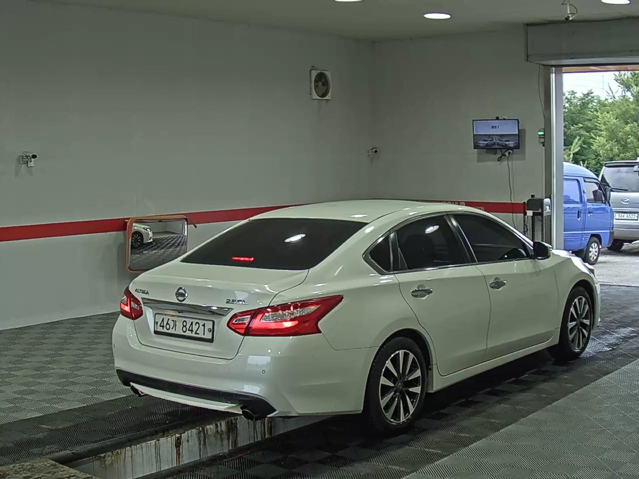 2017 - nissan altima