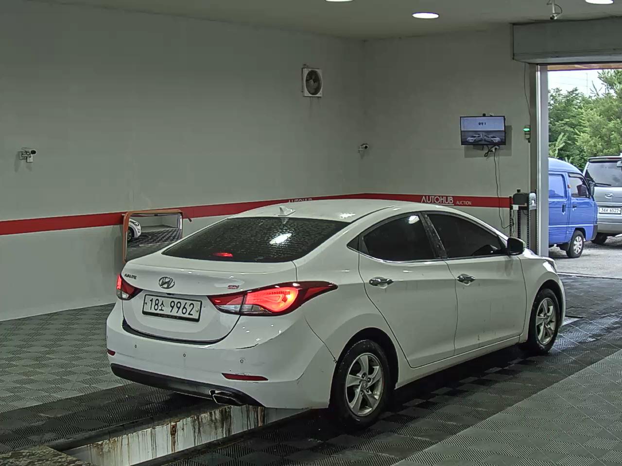 2014 - hyundai avante