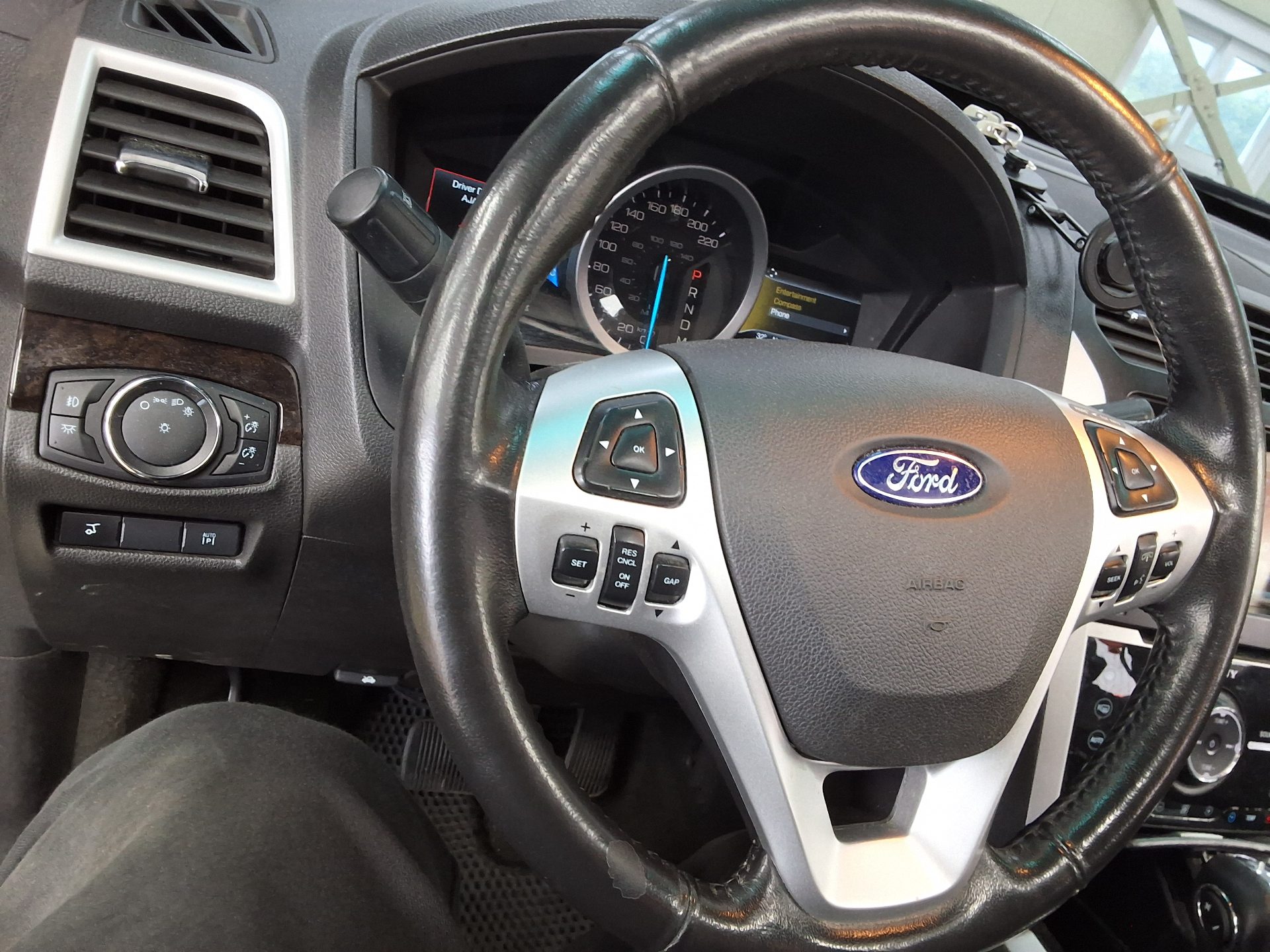2014 - ford explorer