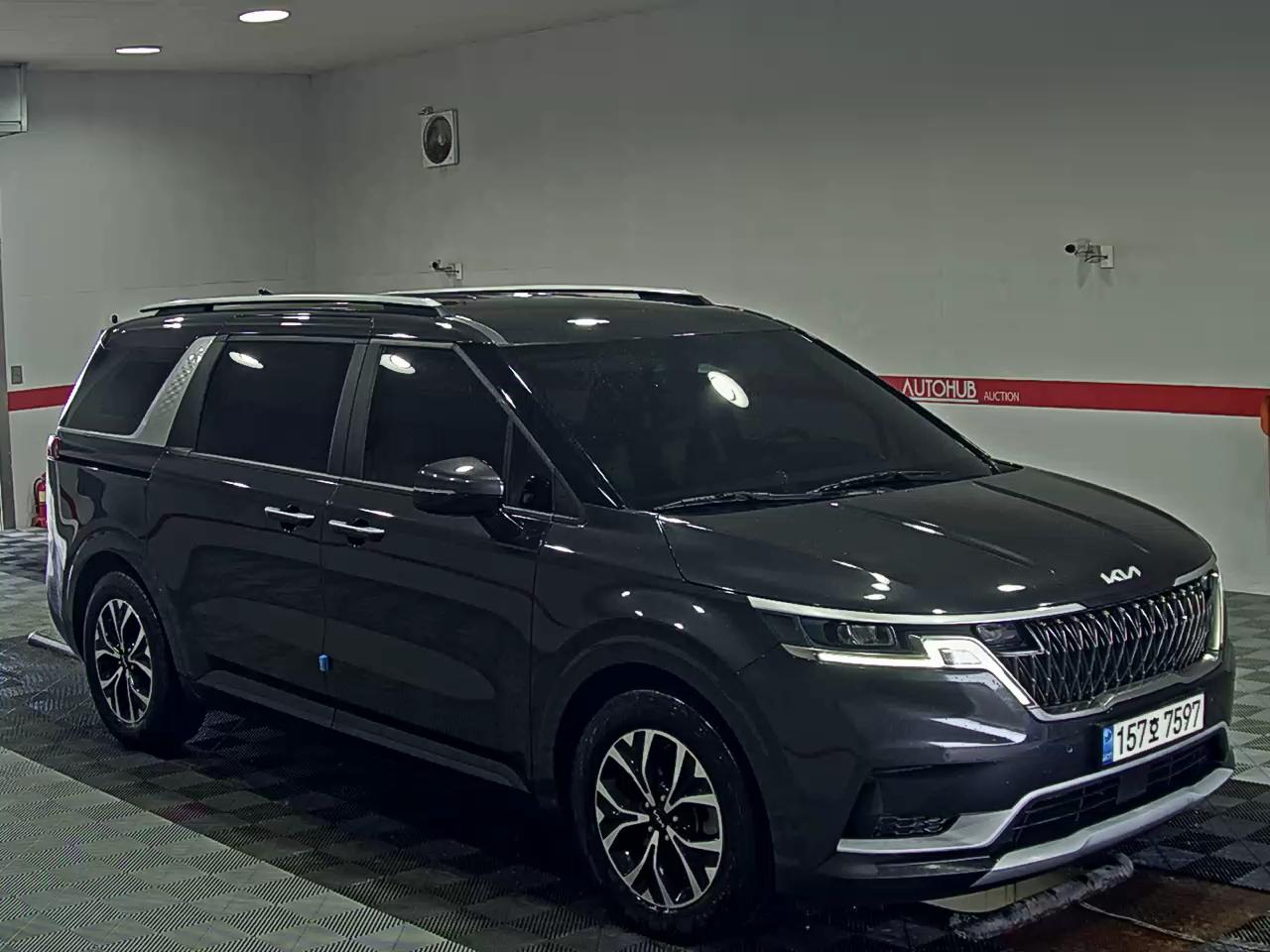 2023 - kia carnival