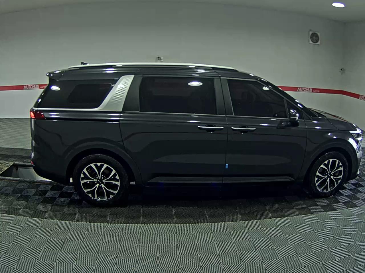 2023 - kia carnival