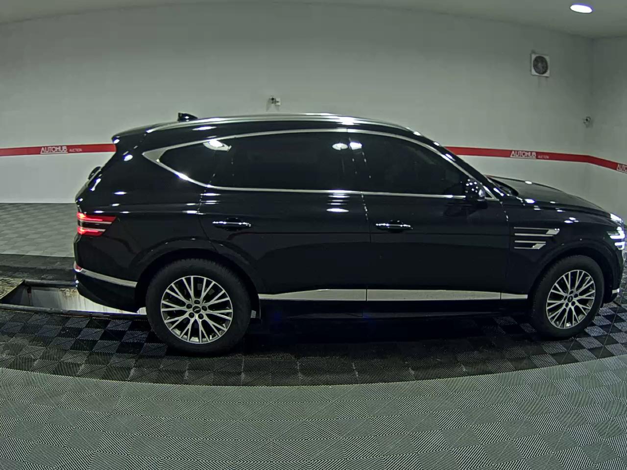 2021 - genesis gv80