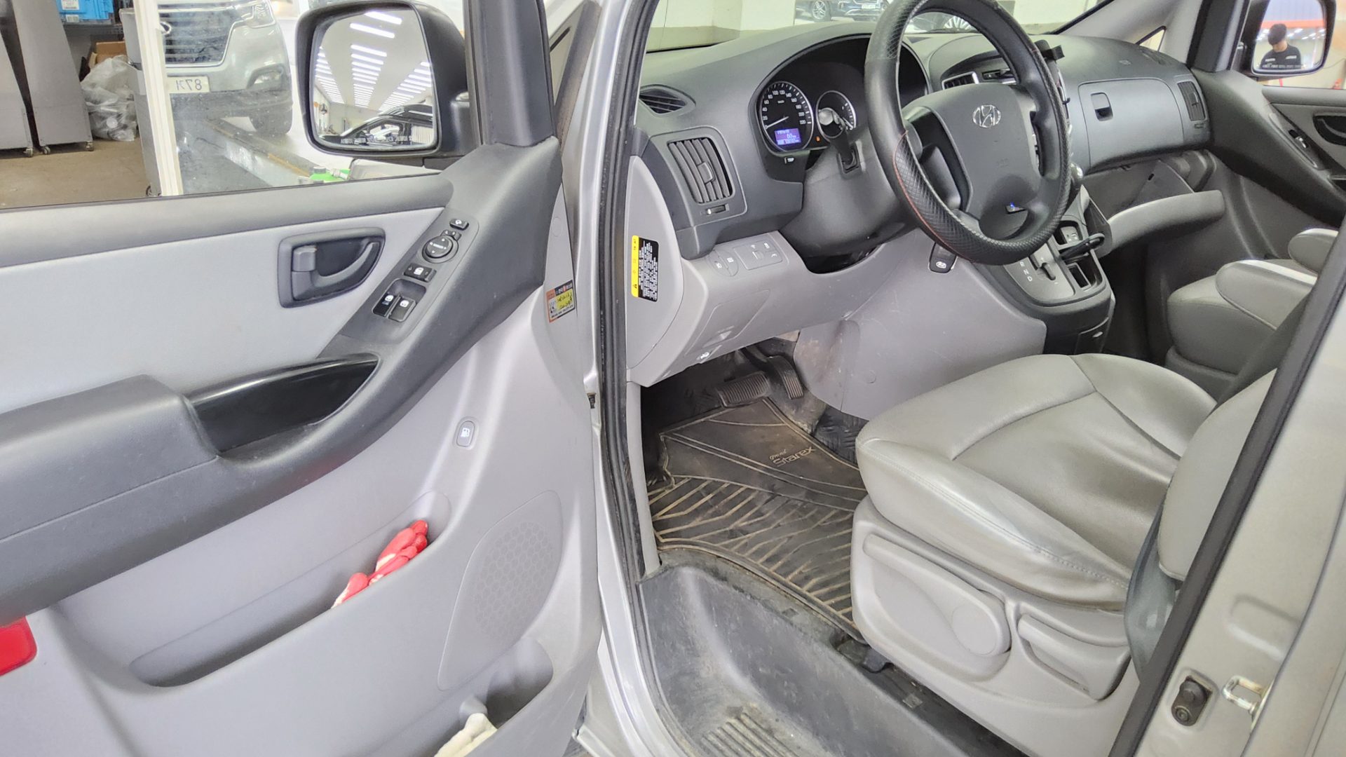 2021 - hyundai grand starex