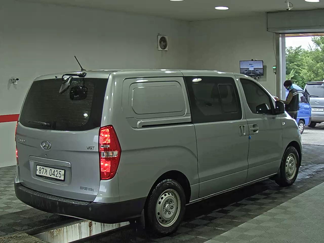 2021 - hyundai grand starex