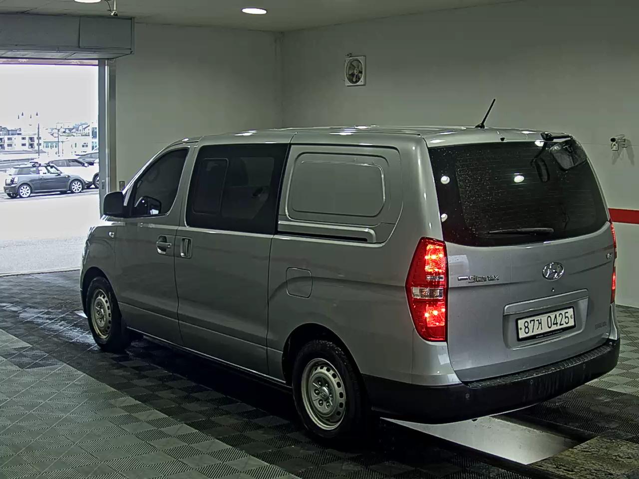 2021 - hyundai grand starex
