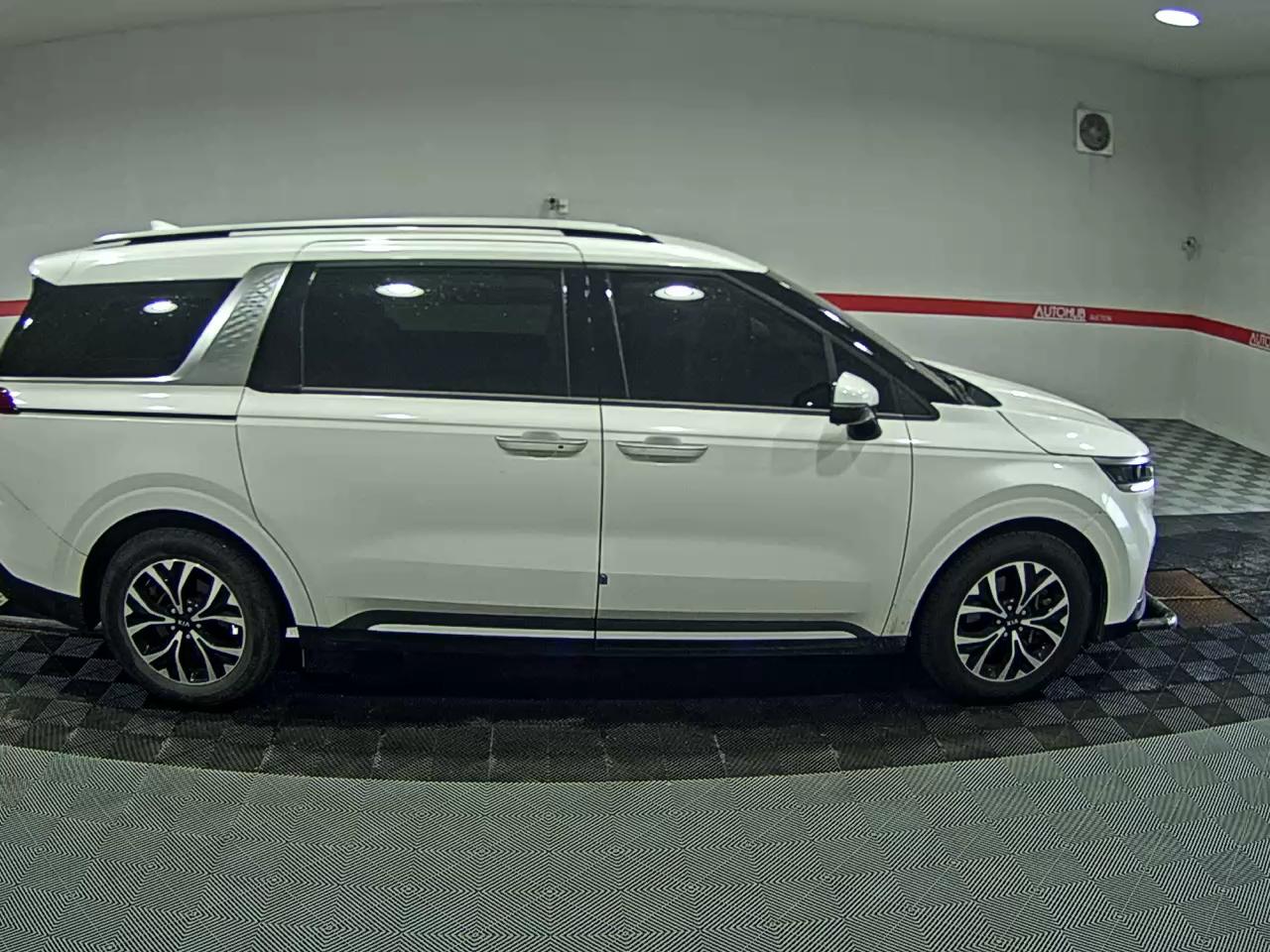 2021 - kia carnival