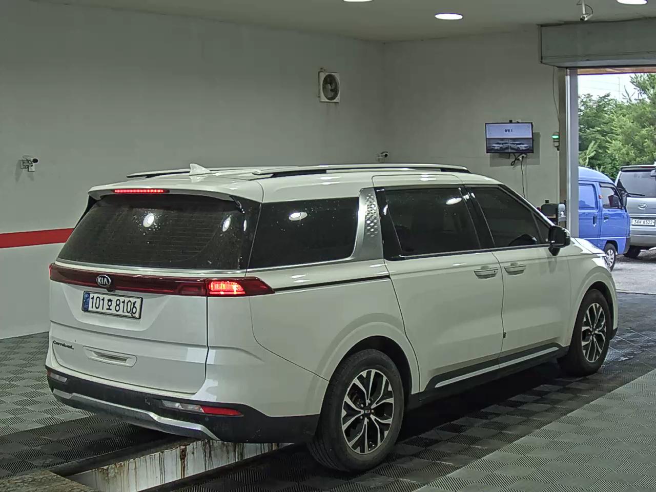 2021 - kia carnival
