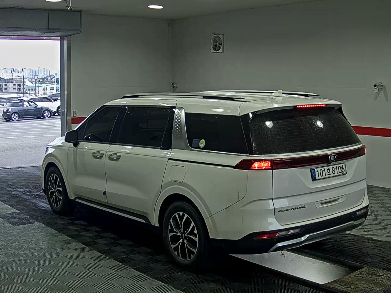 2021 - kia carnival