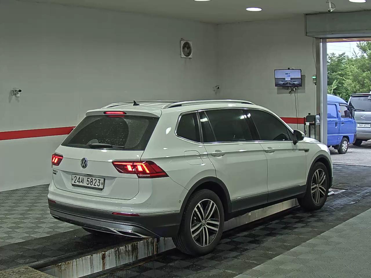 2018 - volkswagen tiguan