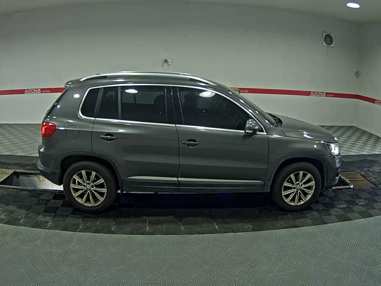 2014 - volkswagen tiguan