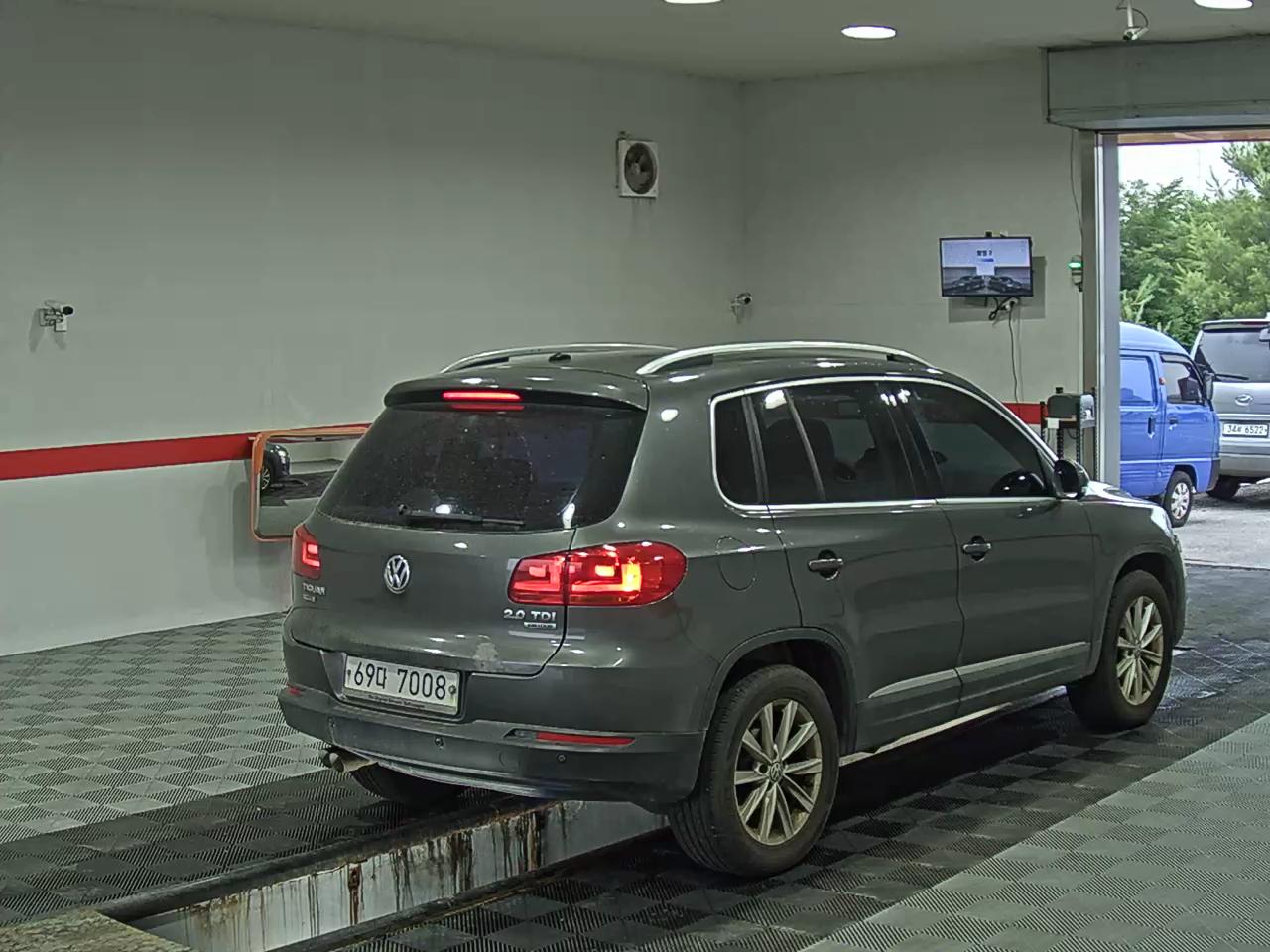 2014 - volkswagen tiguan